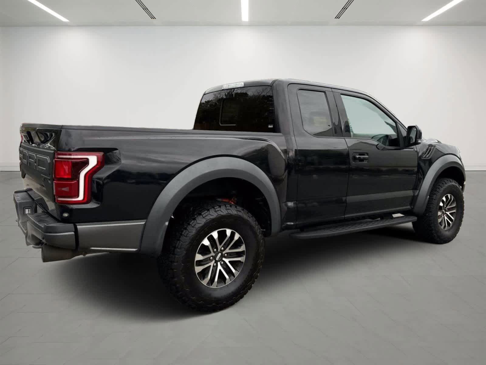 Used 2019 Ford F150 Raptor w/ Equipment Group 802A Luxury AWD/4WD image 4