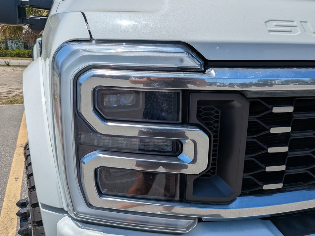 Used 2024 Ford F450 Platinum w/ FX4 Off-Road Package AWD/4WD image 11