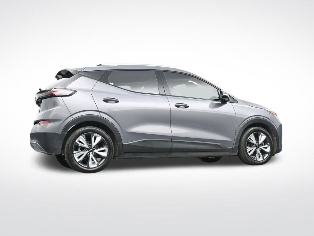 Used 2022 Chevrolet Bolt EUV LT w/ Convenience Package image 44