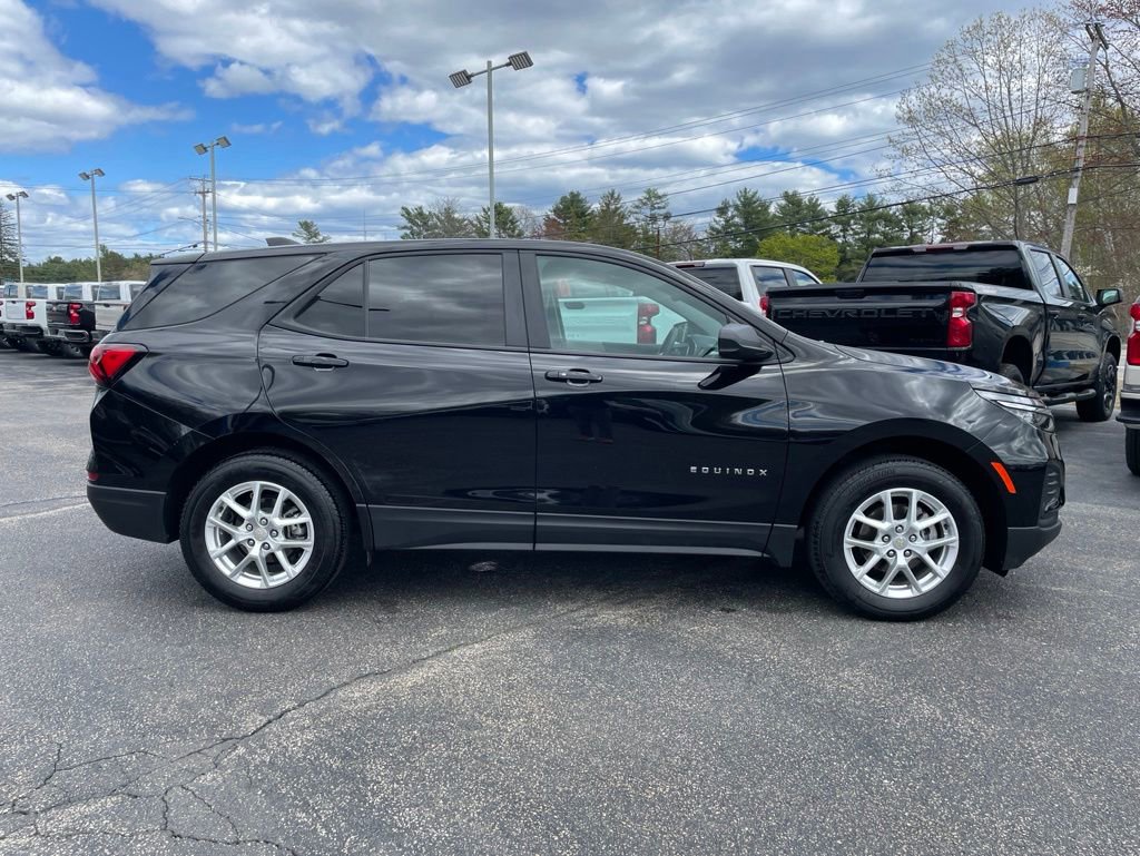 Used 2024 Chevrolet Equinox LS w/ LS Convenience Package AWD/4WD image 9