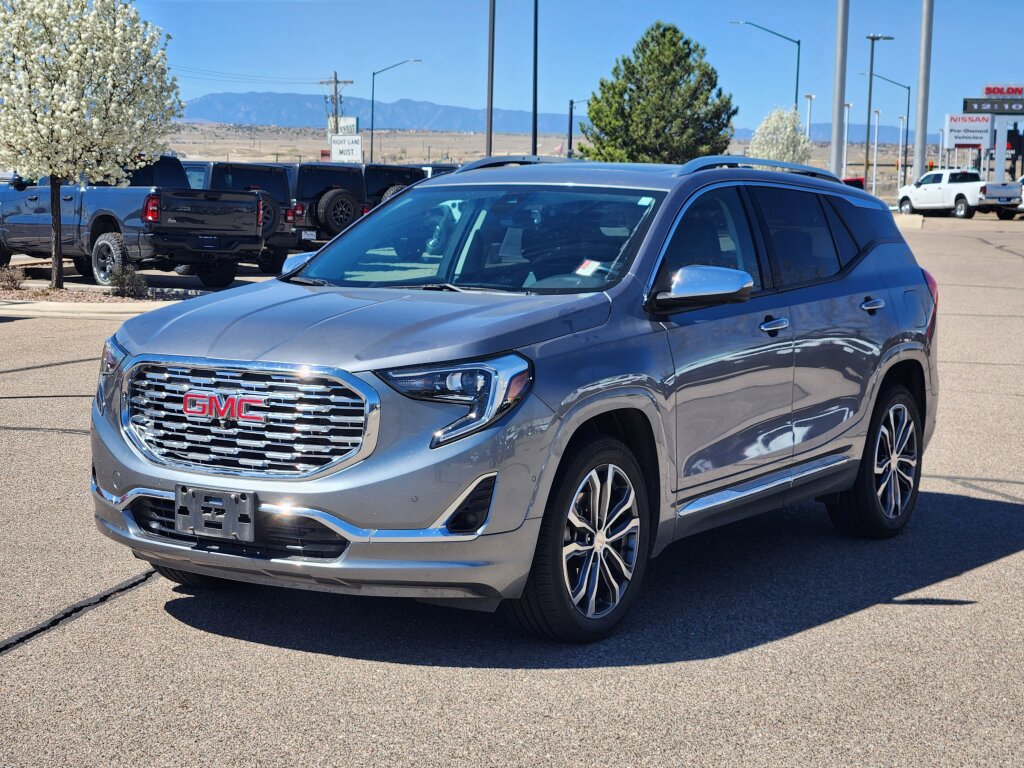 Used 2019 GMC Terrain Denali w/ Advanced Safety Package image 5