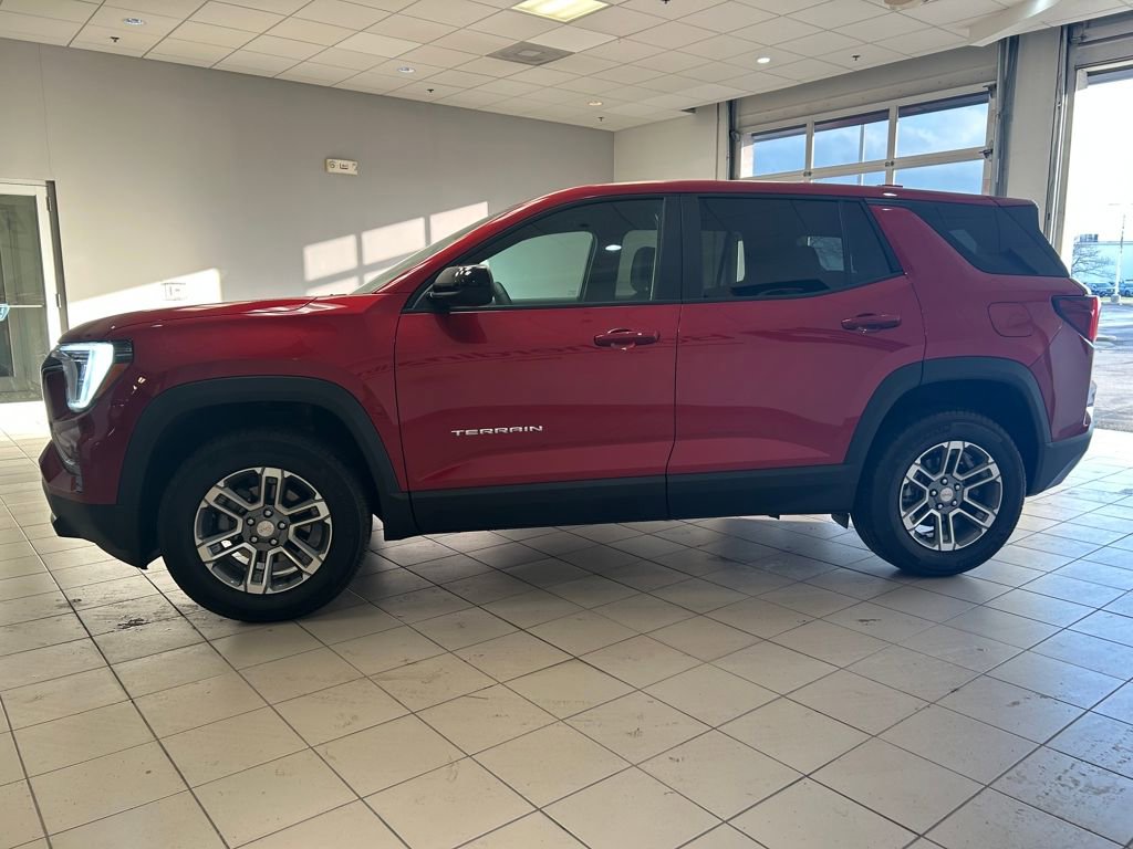 Used 2025 GMC Terrain Elevation image 4