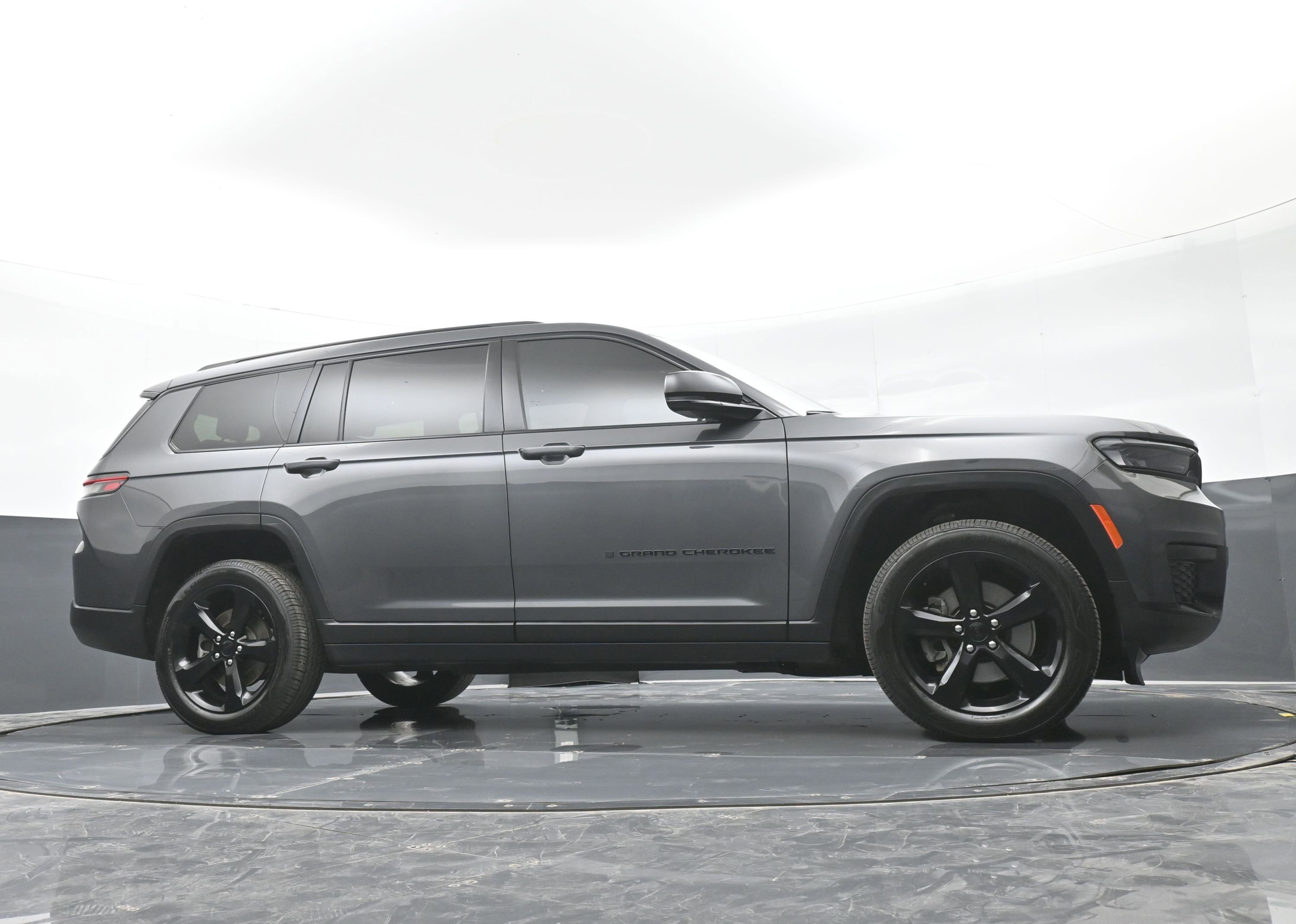 Used 2021 Jeep Grand Cherokee L Laredo AWD/4WD image 41