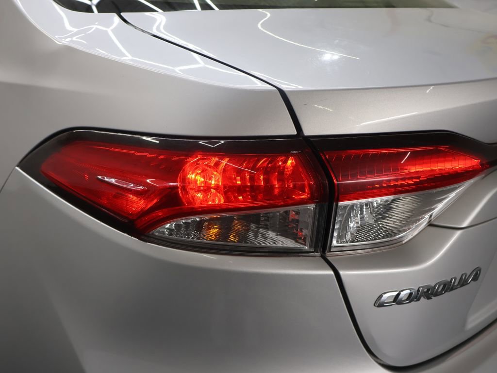 Used 2020 Toyota Corolla LE image 39