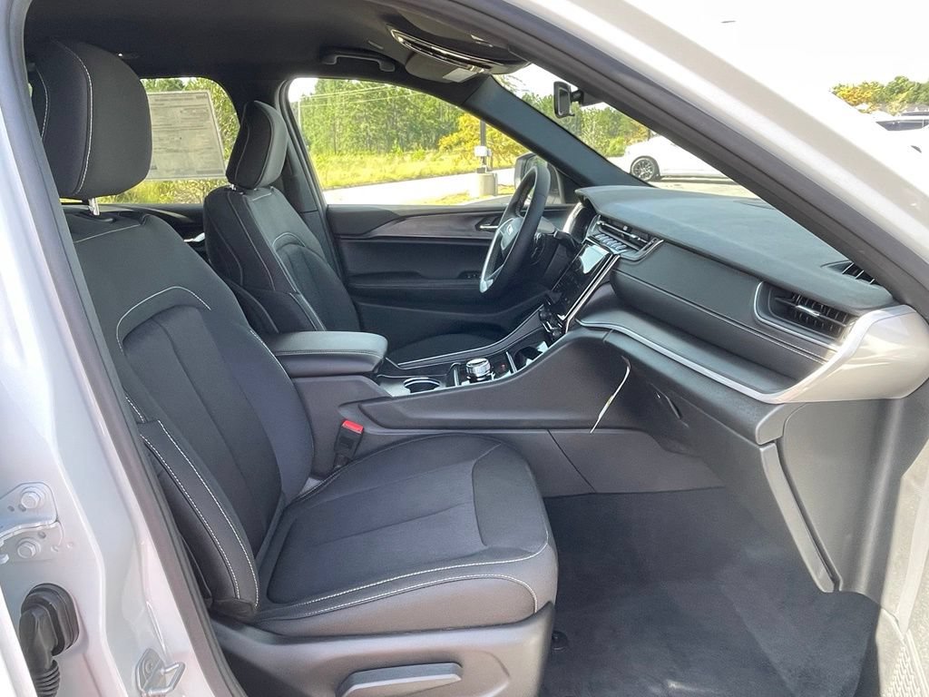 New 2026 Jeep Grand Cherokee Laredo RWD image 45