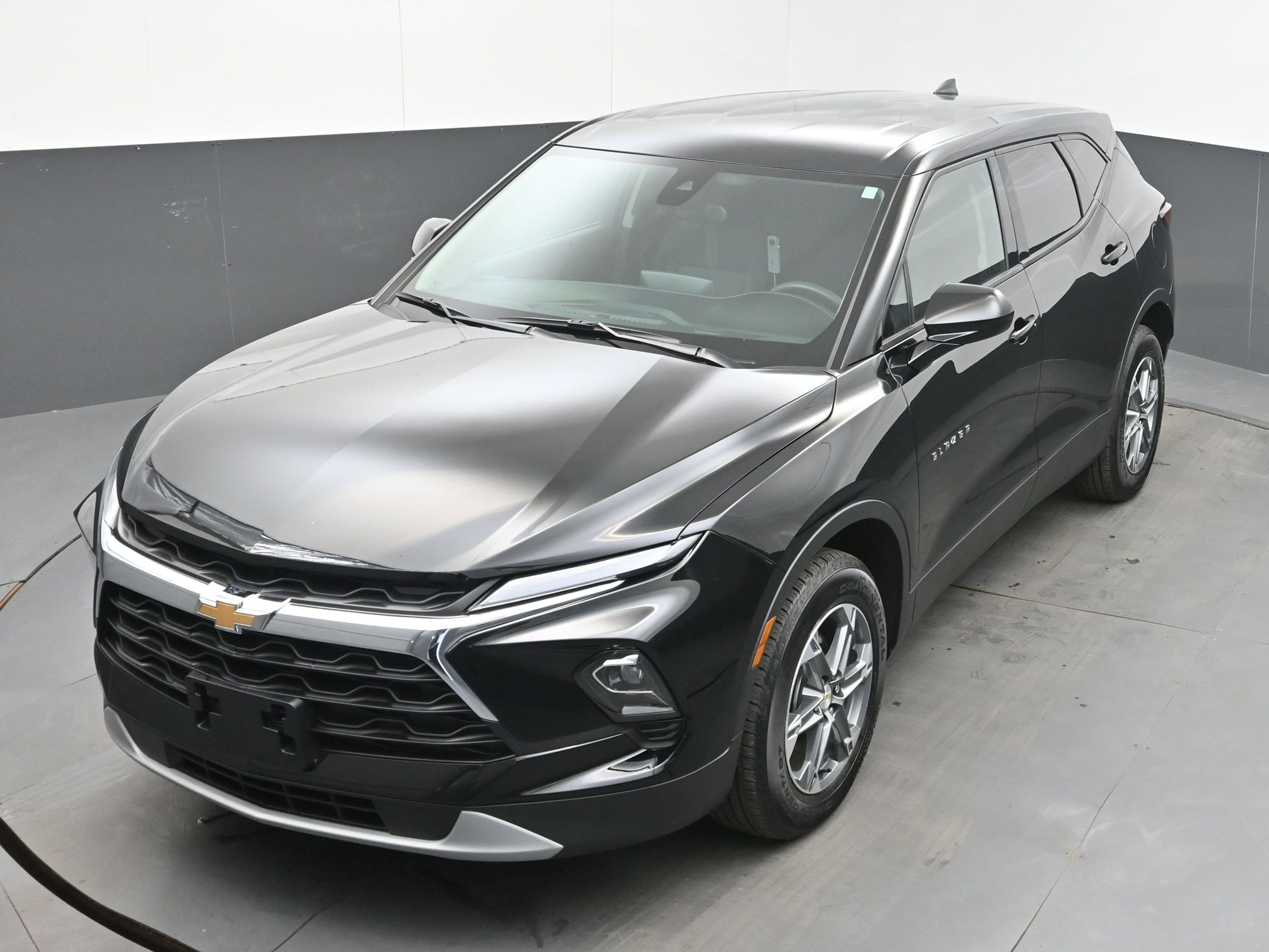 Used 2025 Chevrolet Blazer LT FWD image 36