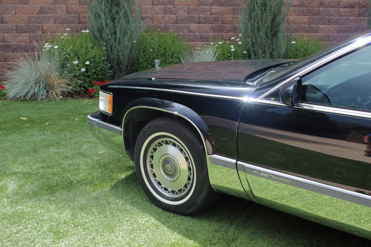 Used 1996 Cadillac Fleetwood Brougham RWD image 35