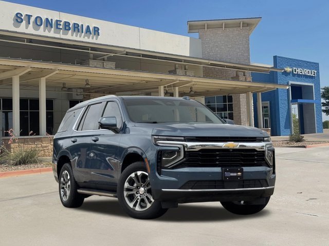 Used 2025 Chevrolet Tahoe LS AWD/4WD image 2