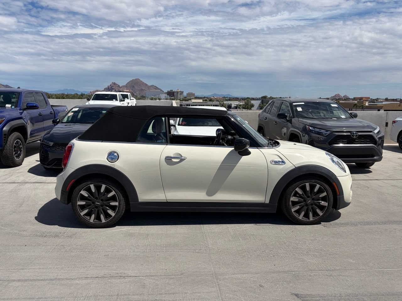 Used 2020 MINI Cooper S w/ Signature Upholstery Package FWD image 3