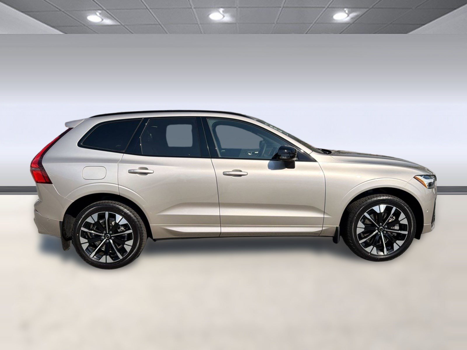 New 2026 Volvo XC60 T8 Plus w/ Climate Package AWD/4WD image 8