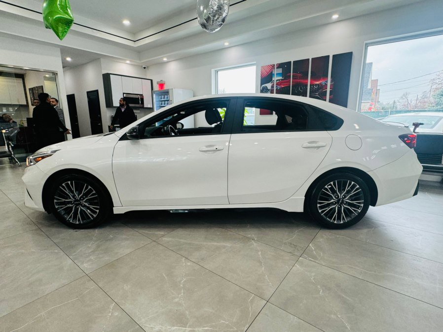 Used 2023 Kia Forte GT-Line w/ GT-Line Premium Package image 4