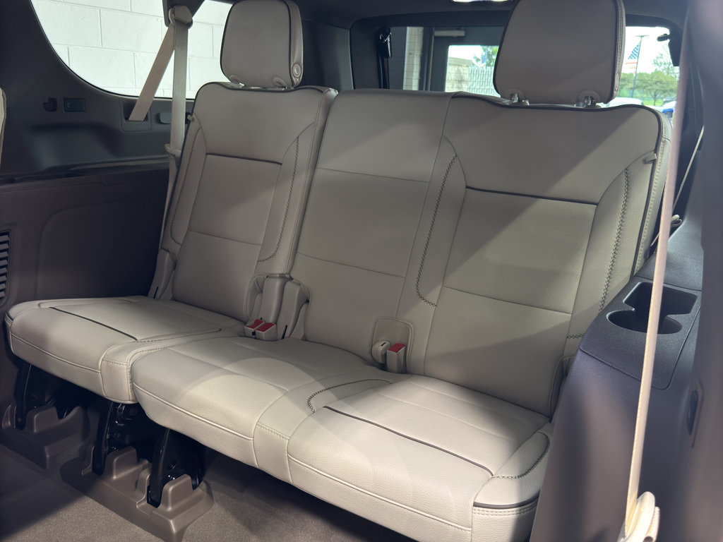 New 2026 GMC Yukon XL Denali w/ Denali Reserve Package AWD/4WD image 16