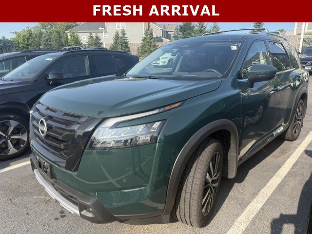 Used 2025 Nissan Pathfinder Platinum