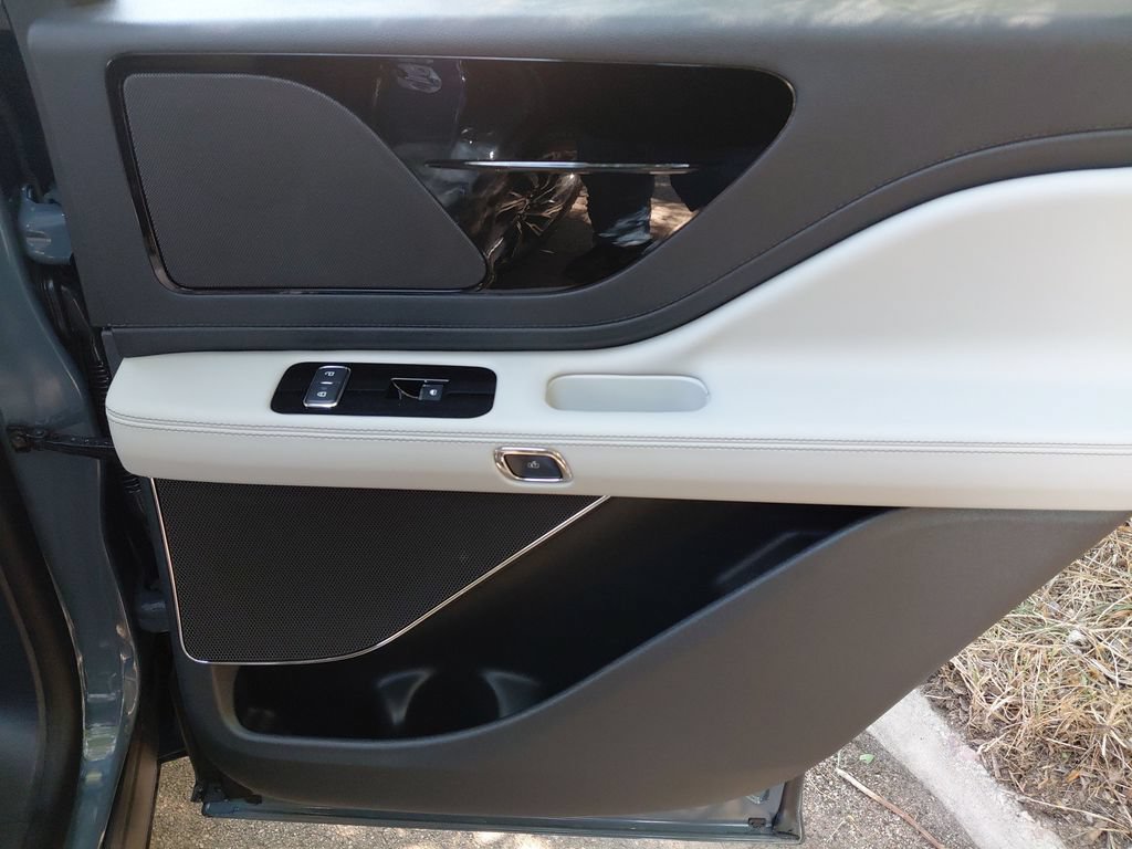 New 2026 Lincoln Aviator AWD image 58