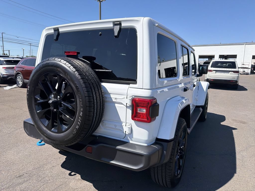 Used 2024 Jeep Wrangler Unlimited Sahara w/ Technology Group AWD/4WD image 6