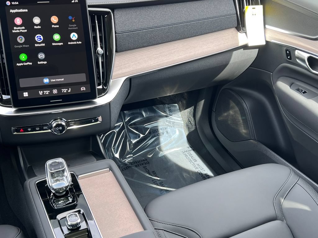 New 2026 Volvo XC90 B5 Core w/ Protection Package Premier AWD/4WD image 17