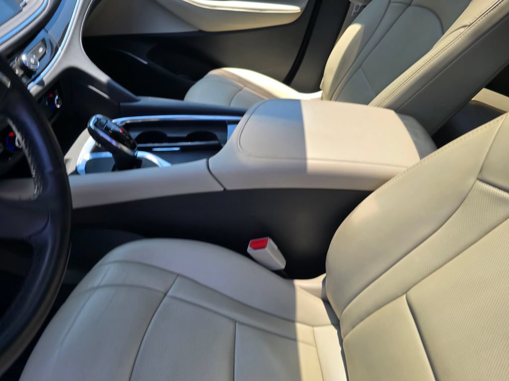 Certified 2019 Buick Enclave Essence AWD/4WD image 26