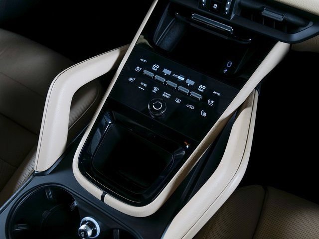 Certified 2026 Porsche Cayenne AWD/4WD image 16
