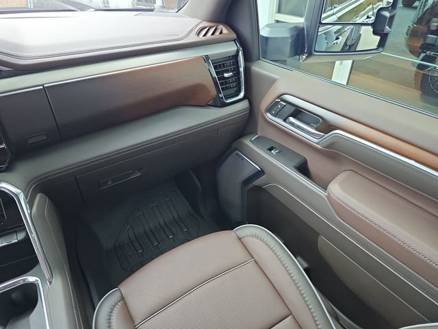 Certified 2026 GMC Sierra 3500 Denali w/ Denali Reserve Package image 15