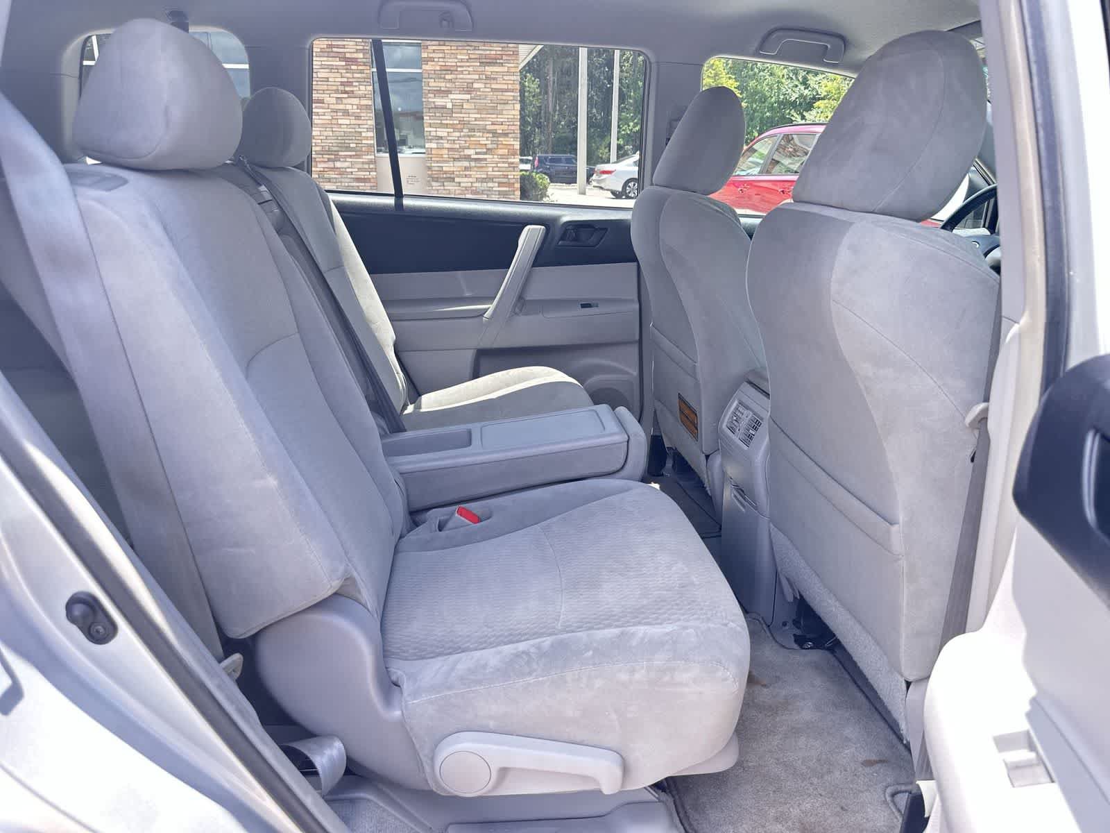 Used 2010 Toyota Highlander 2WD w/ Convenience Pkg image 16