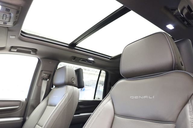 Used 2024 GMC Yukon XL Denali w/ Advanced Technology Package image 27