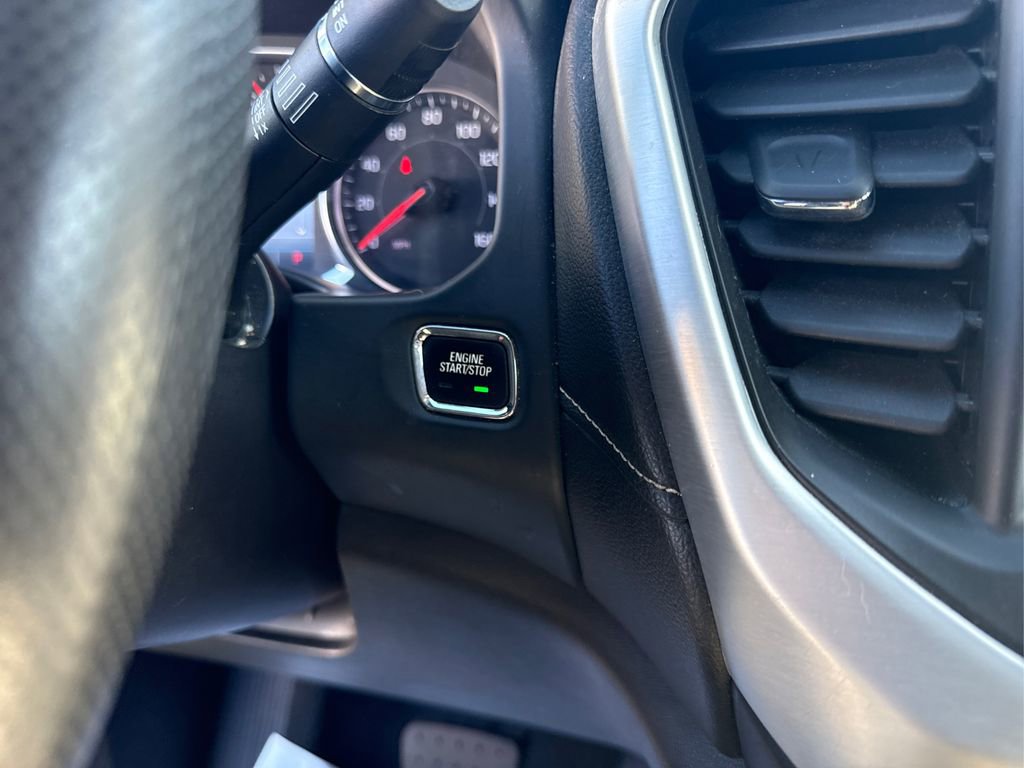 Used 2023 GMC Acadia SLE w/ Driver Convenience Package image 34