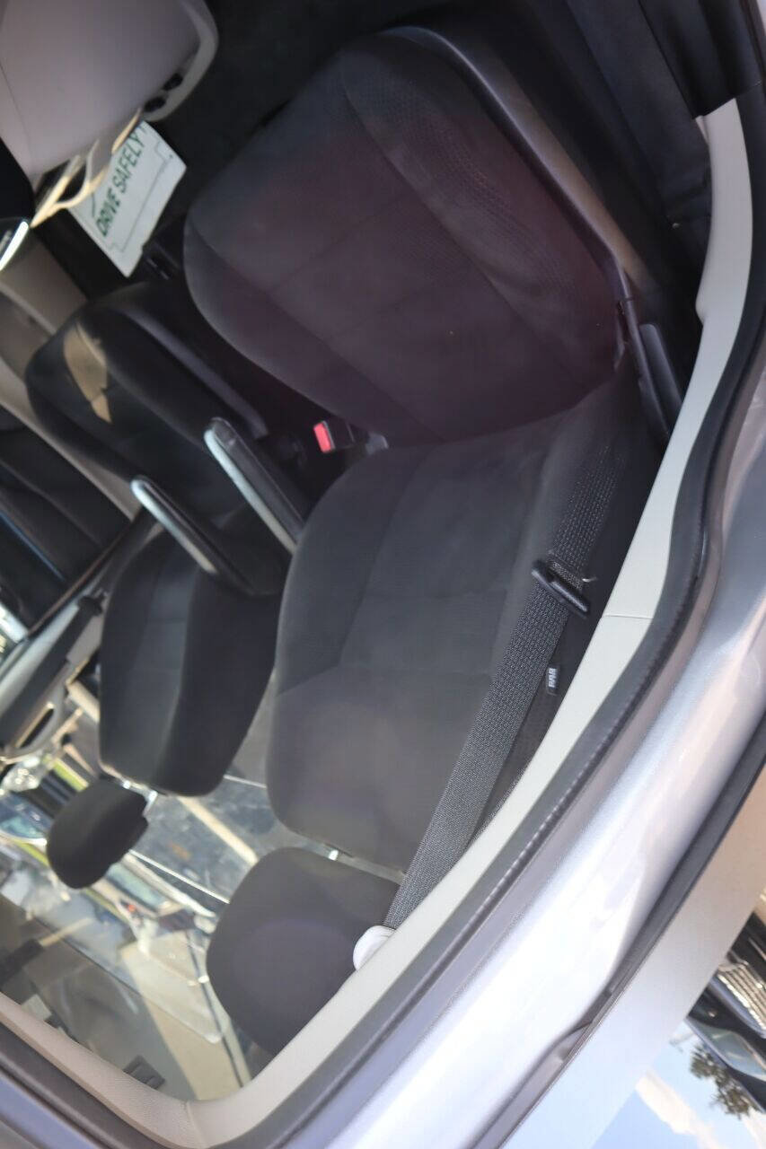 Used 2013 RAM C/V Tradesman image 30