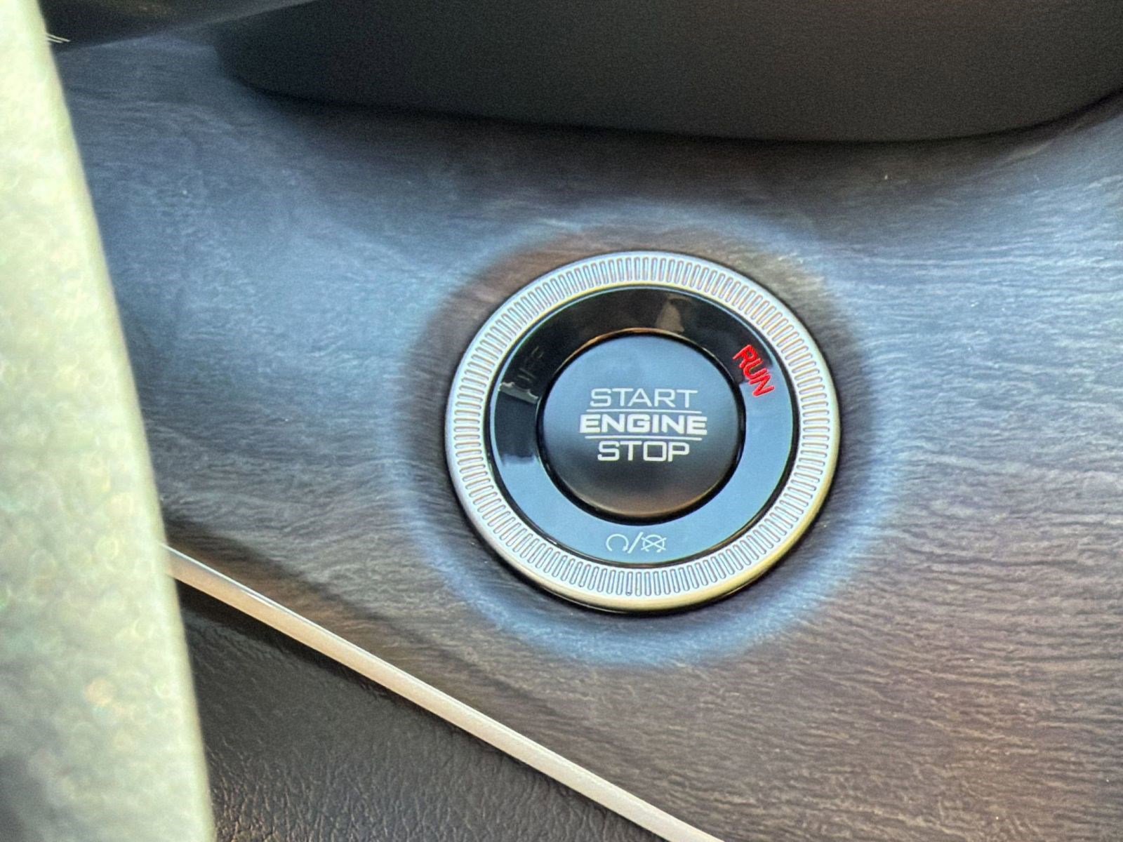 Used 2025 Jeep Grand Cherokee Limited image 27