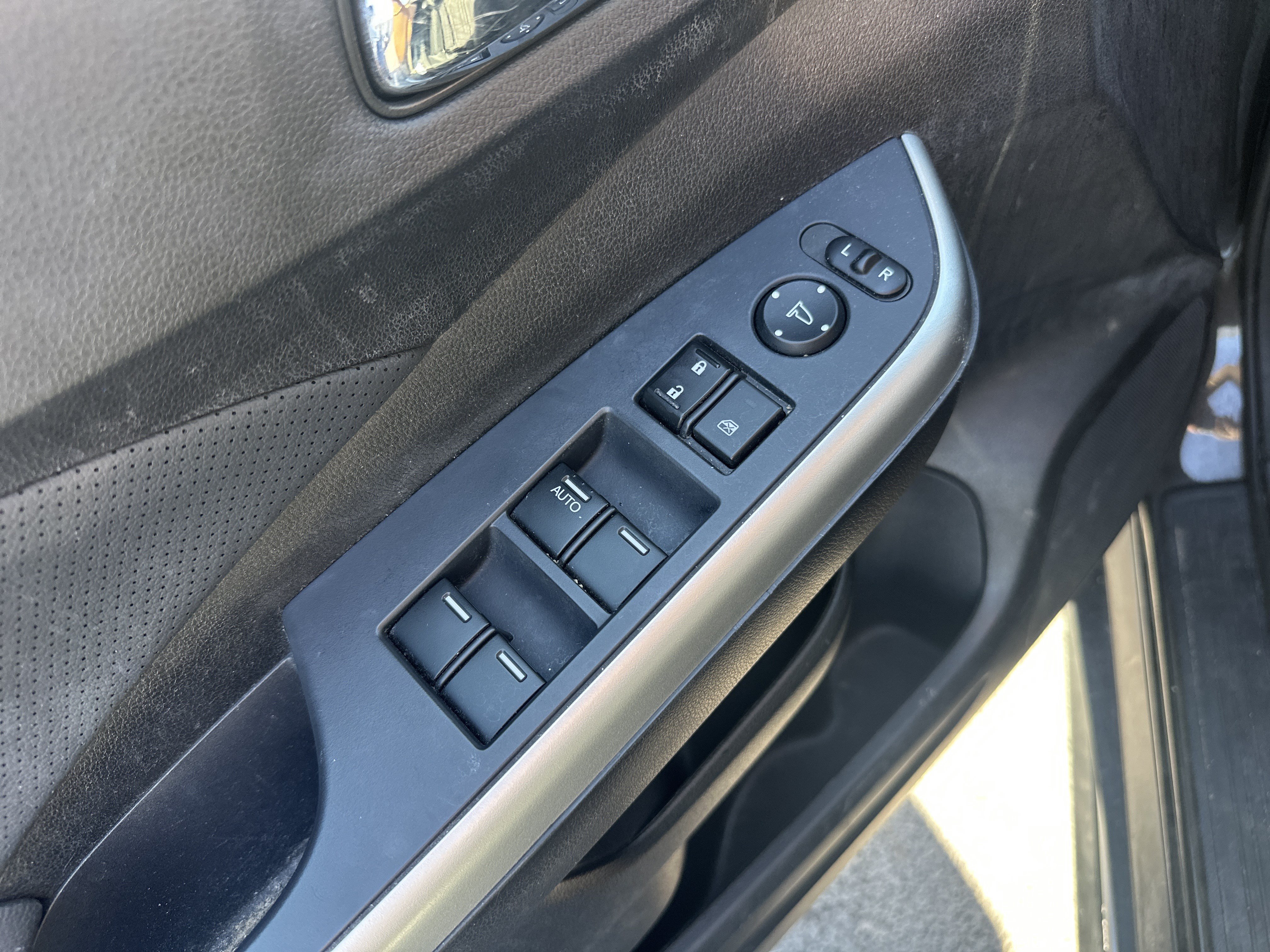 Used 2016 Honda CR-V Touring image 14
