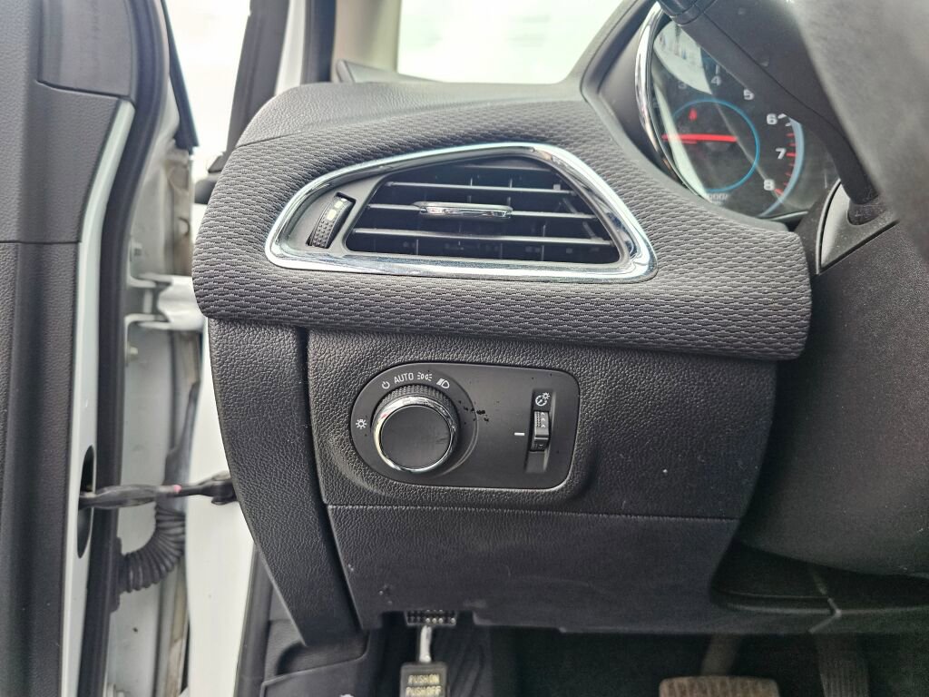 Used 2017 Chevrolet Cruze LT w/ Convenience Package image 27