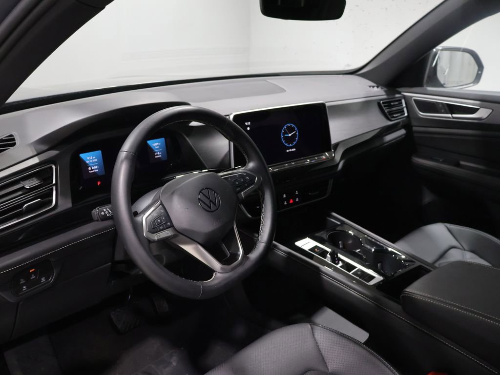 Used 2025 Volkswagen Atlas Cross Sport SE image 14