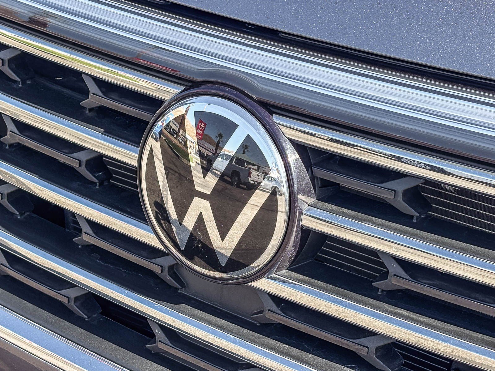 Used 2025 Volkswagen Atlas SE FWD image 9