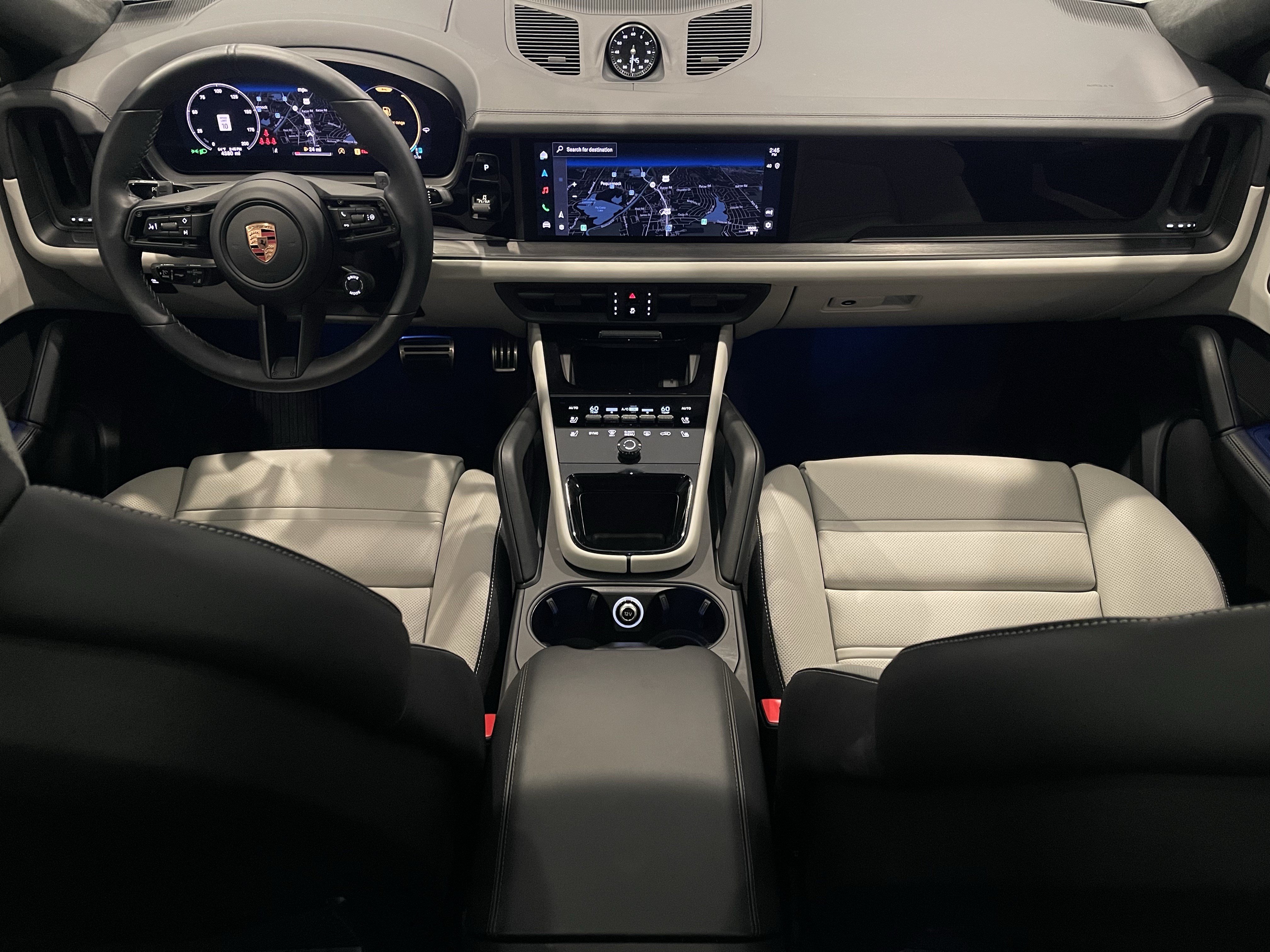 Used 2025 Porsche Cayenne GTS AWD/4WD image 16