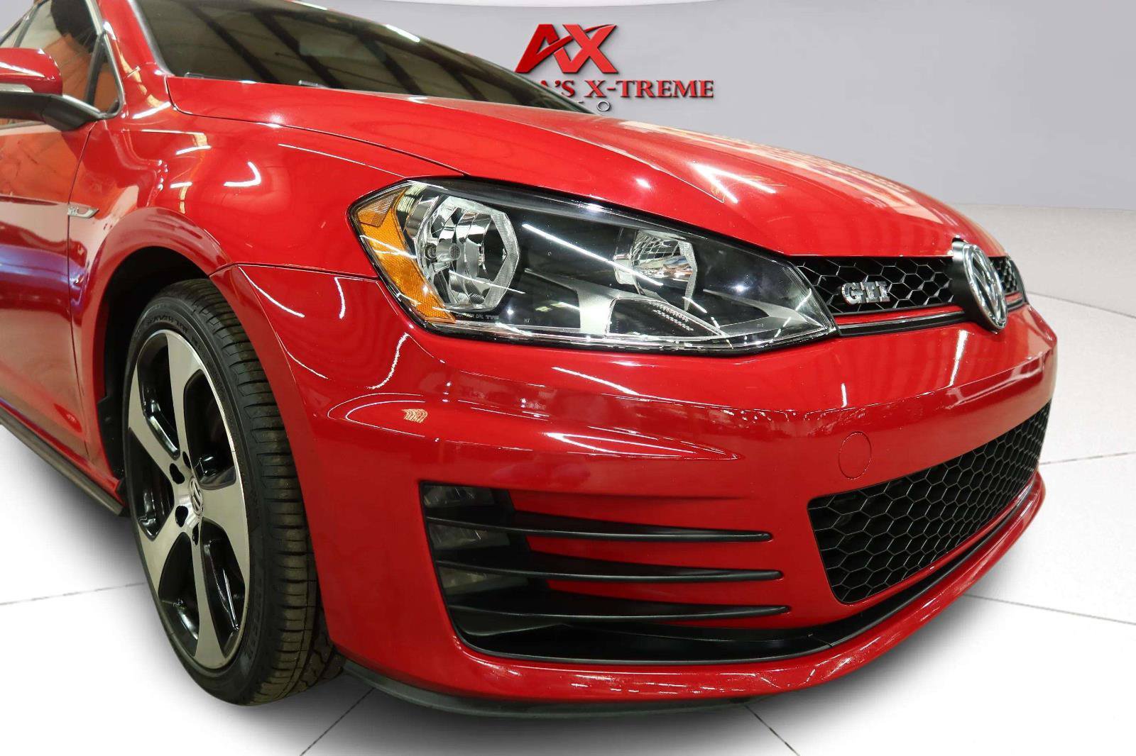 Used 2017 Volkswagen GTI 4-Door FWD image 9