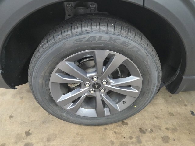 Used 2023 Ford Explorer XLT w/ Equipment Group 202A image 9