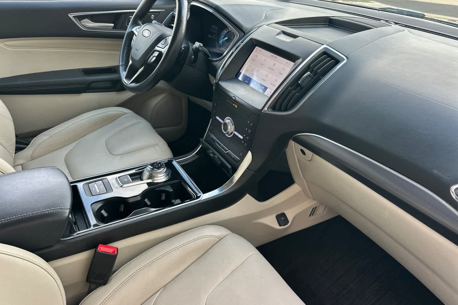 Certified 2020 Ford Edge Titanium AWD/4WD image 17
