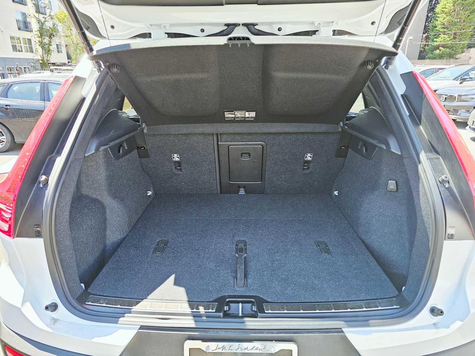 Certified 2024 Volvo XC40 B5 Plus image 14