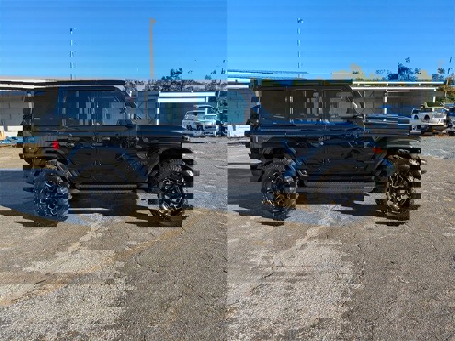 Used 2022 Jeep Wrangler Unlimited Sahara image 3