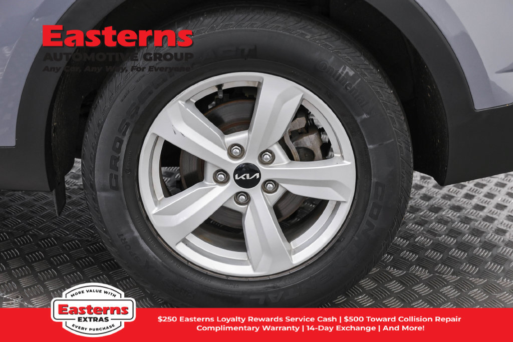 Used 2022 Kia Sorento LX FWD image 32