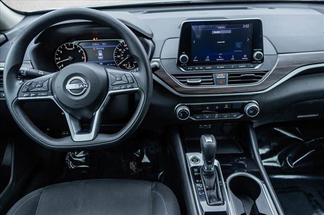 Used 2024 Nissan Altima 2.5 SV image 23