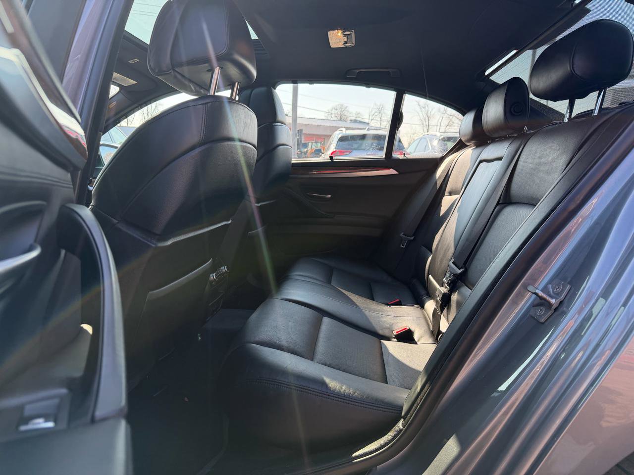 Used 2012 BMW 550i Sedan image 11