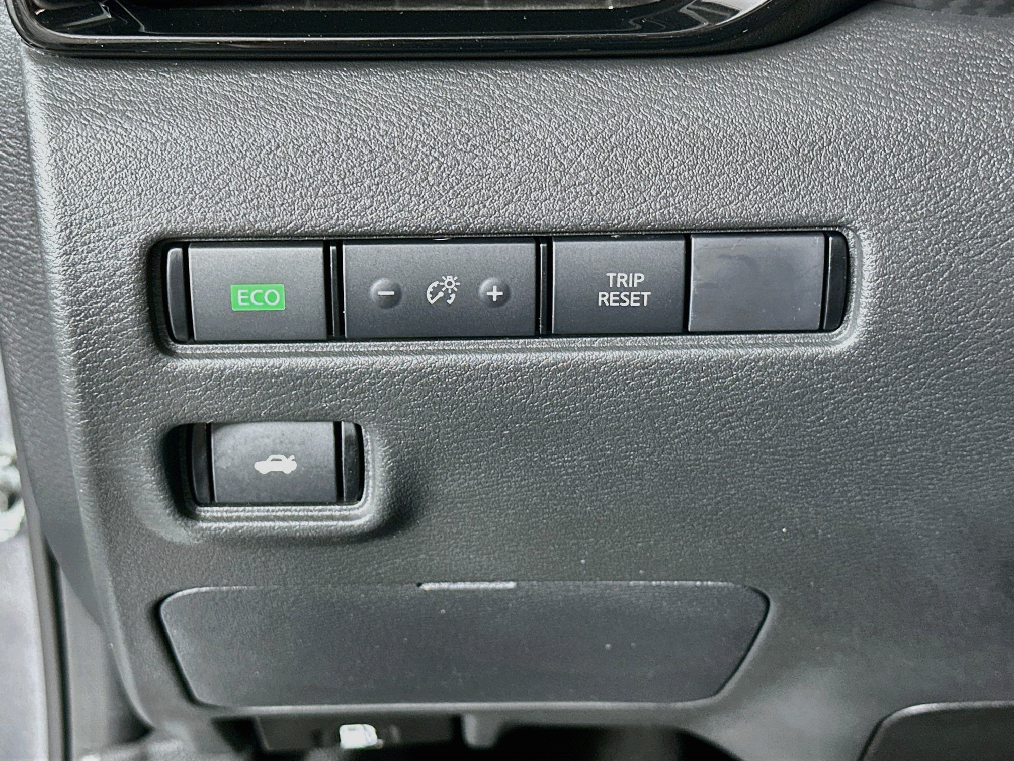 Used 2025 Nissan Sentra SV FWD image 16