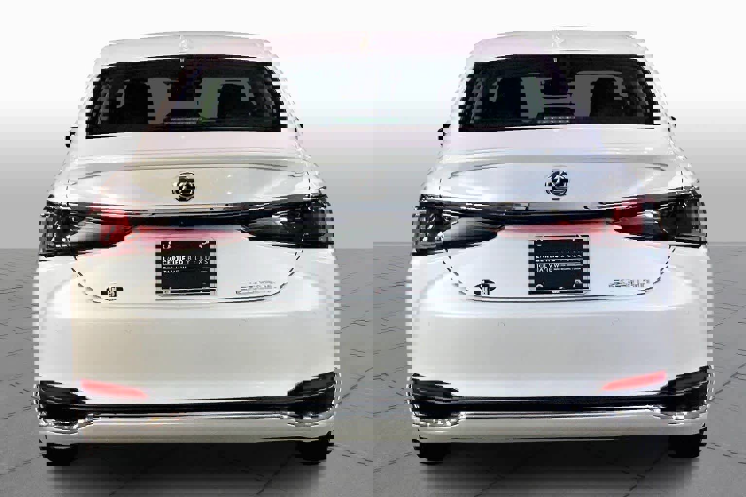 Certified 2025 Lexus ES 300h w/ Technology Package image 5