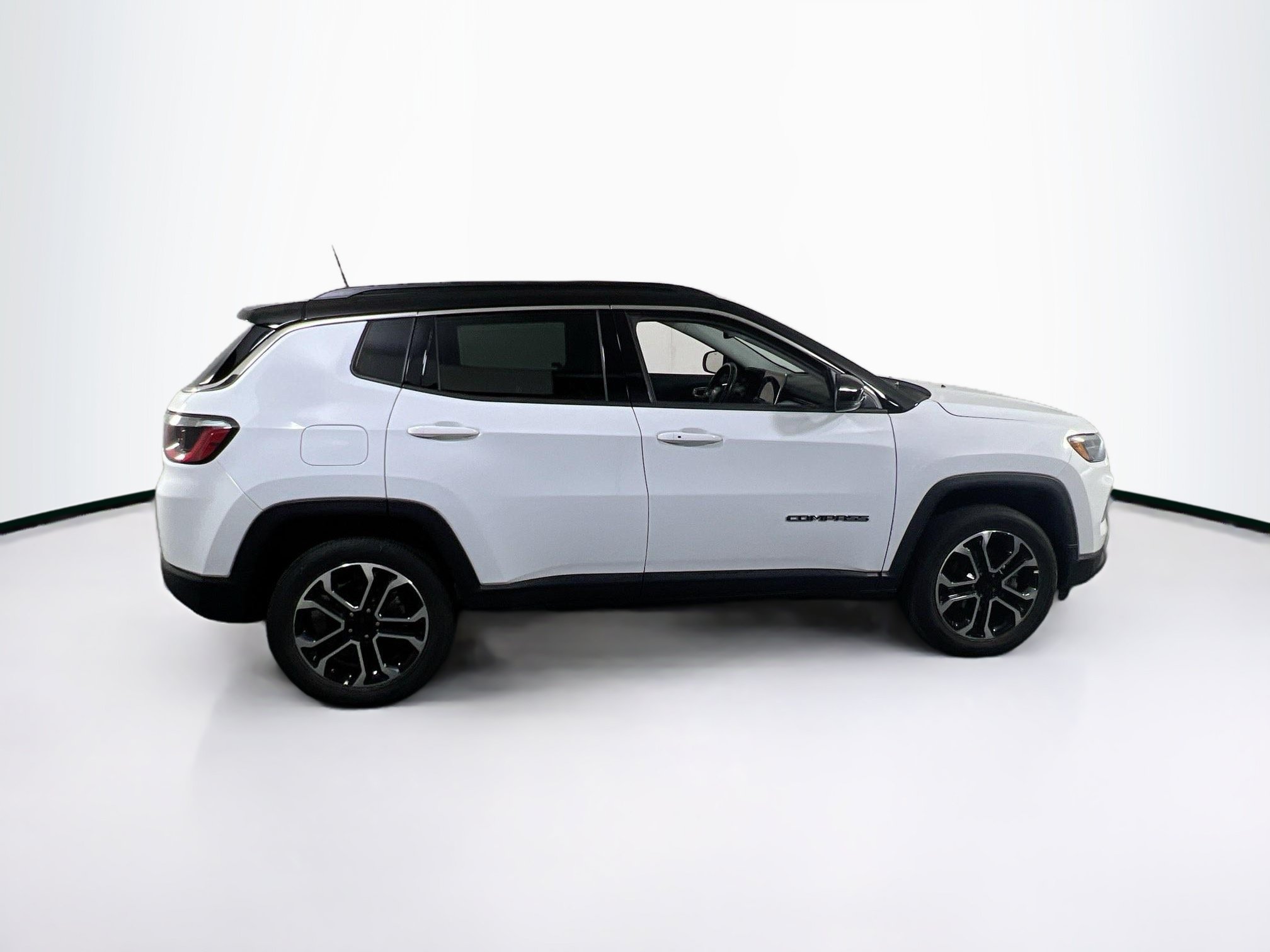 Used 2022 Jeep Compass Limited AWD/4WD image 4