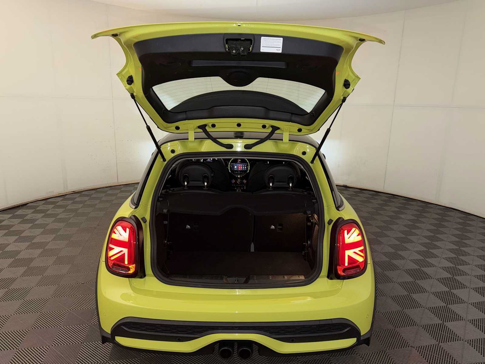 Used 2023 MINI Cooper S w/ Signature Upholstery Package FWD image 22