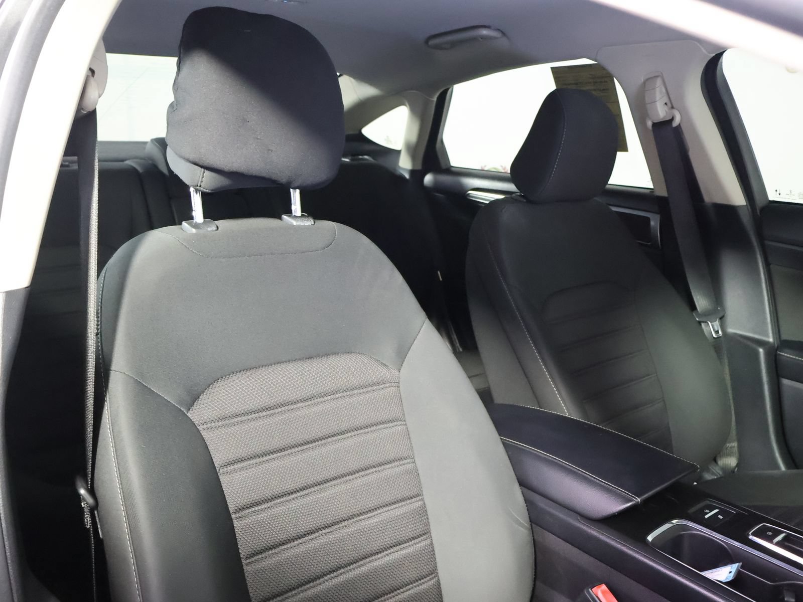 Used 2020 Ford Fusion SE FWD image 48