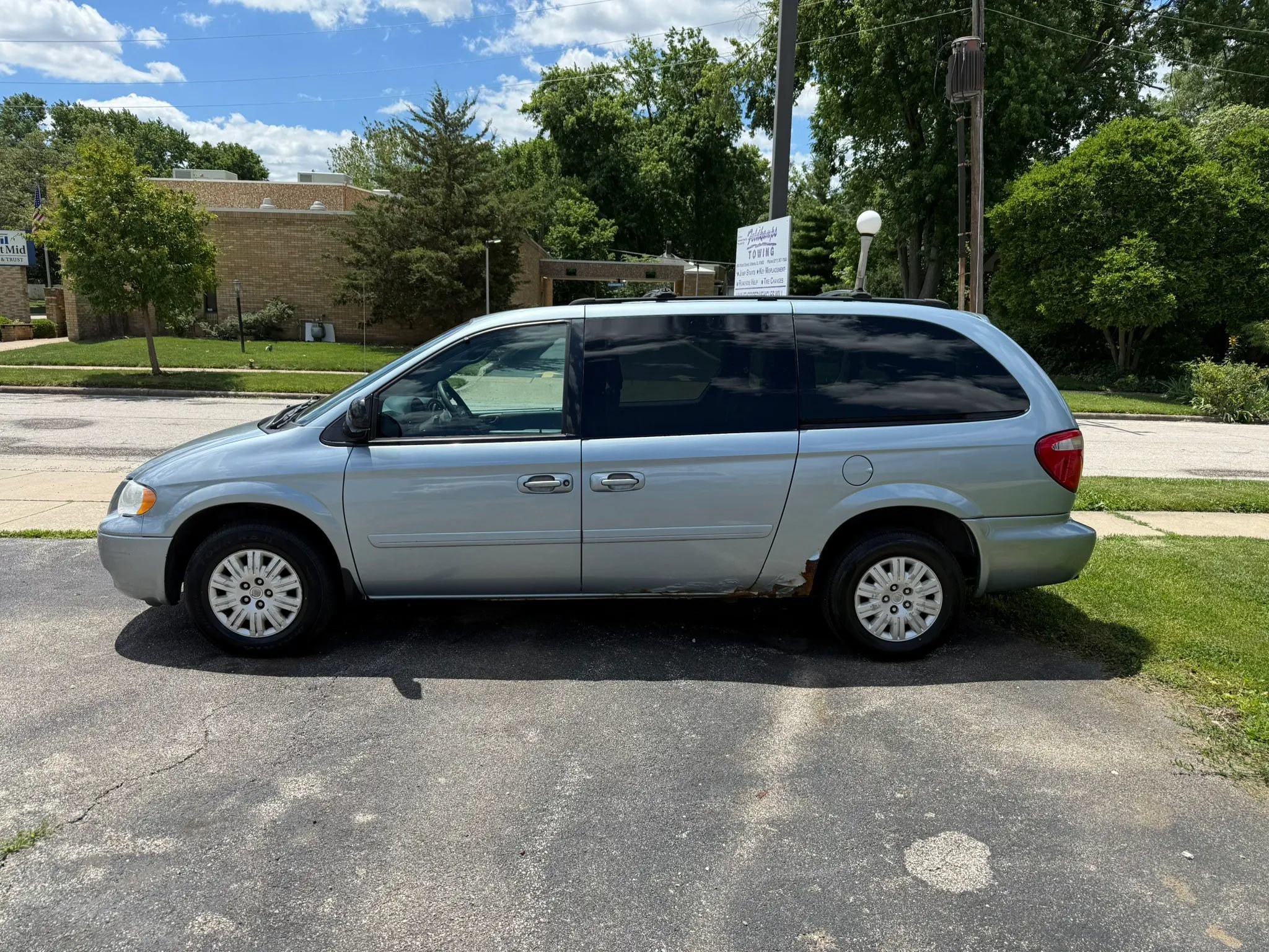 Used 2005 Chrysler Town & Country LX w/ Popular Equipment Group II