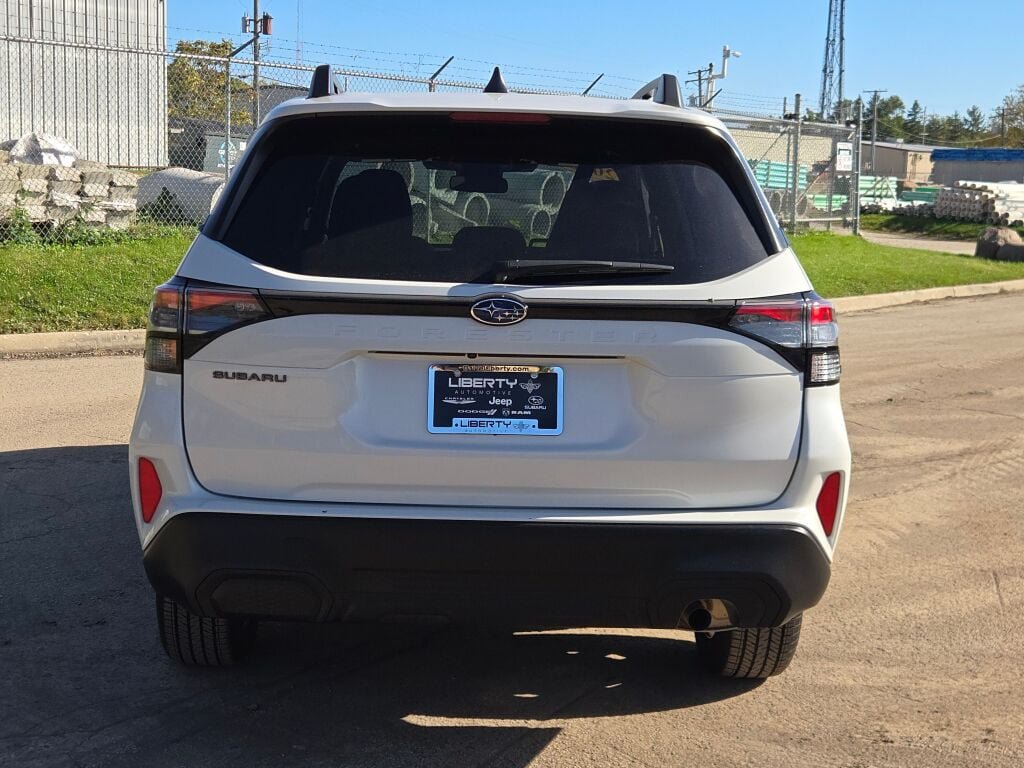 Certified 2025 Subaru Forester Premium AWD/4WD image 12