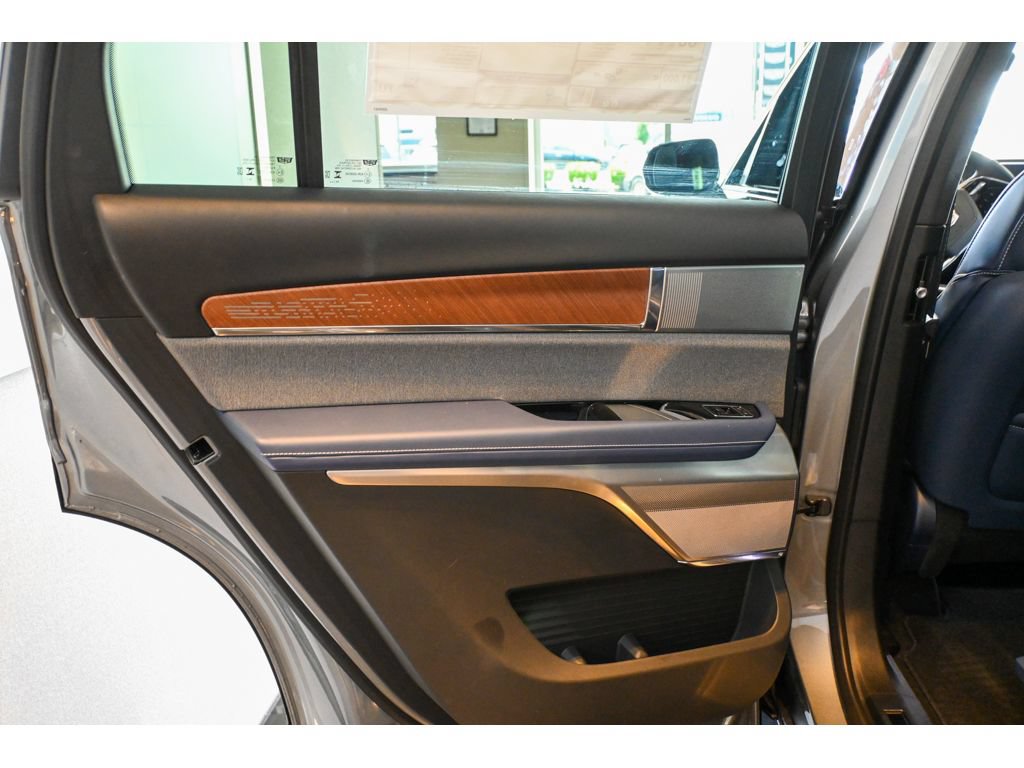 New 2026 Cadillac Vistiq Premium Luxury AWD/4WD image 11