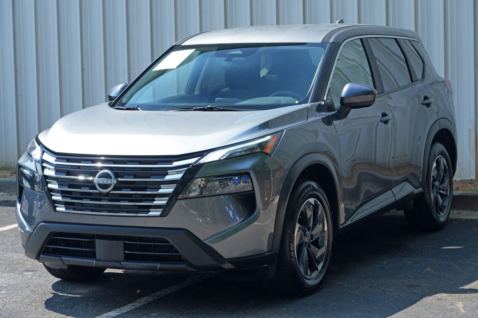 Used 2025 Nissan Rogue SV FWD image 41